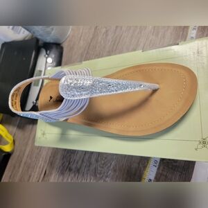 Sarah-Jayne NIB Shimmer Silver Sandal Girls Size 3‎